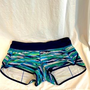Lululemon Speed Short Seven Wonders Multi Hero Blue 2.5” inseam Size 10
